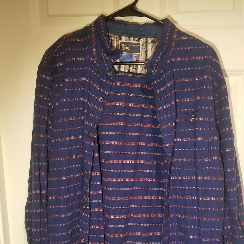 Modern amusement button up